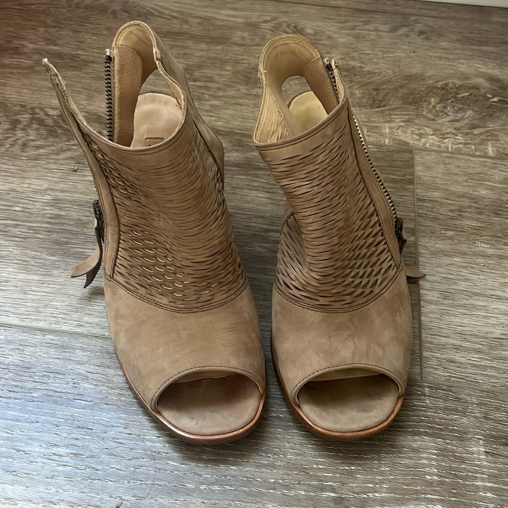 Paul Green 3 inch booties